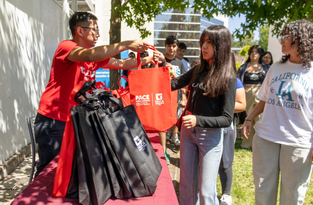 Más de 380 estudiantes PACE inician su vida universitaria en la UTalca con acompañamiento desde el primer día