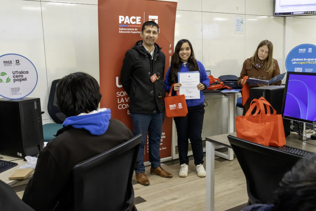 Estudiantes de Curepto fortalecen sus habilidades de programación junto a PACE UTalca